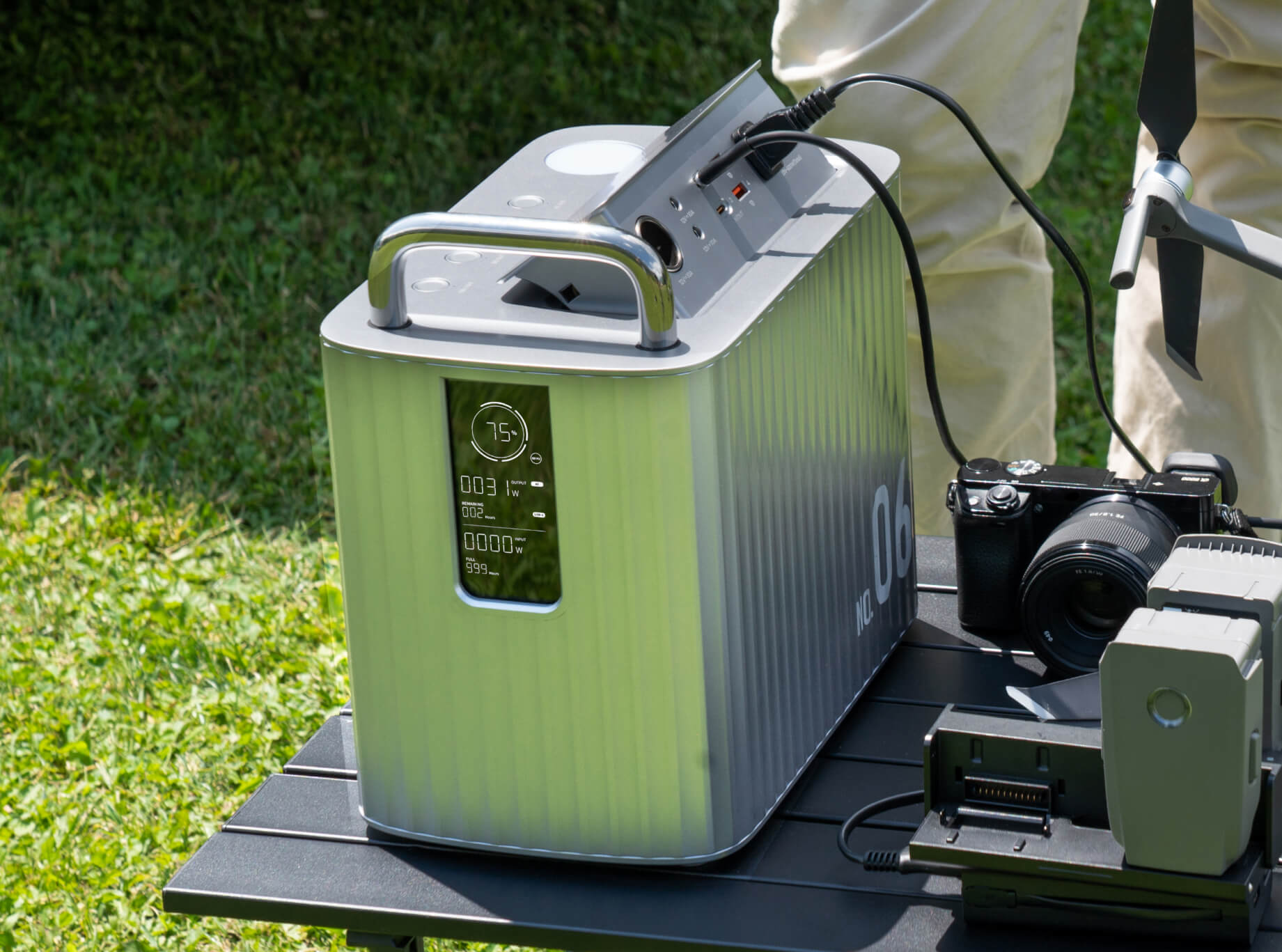 Hako600 power station with bright LED display